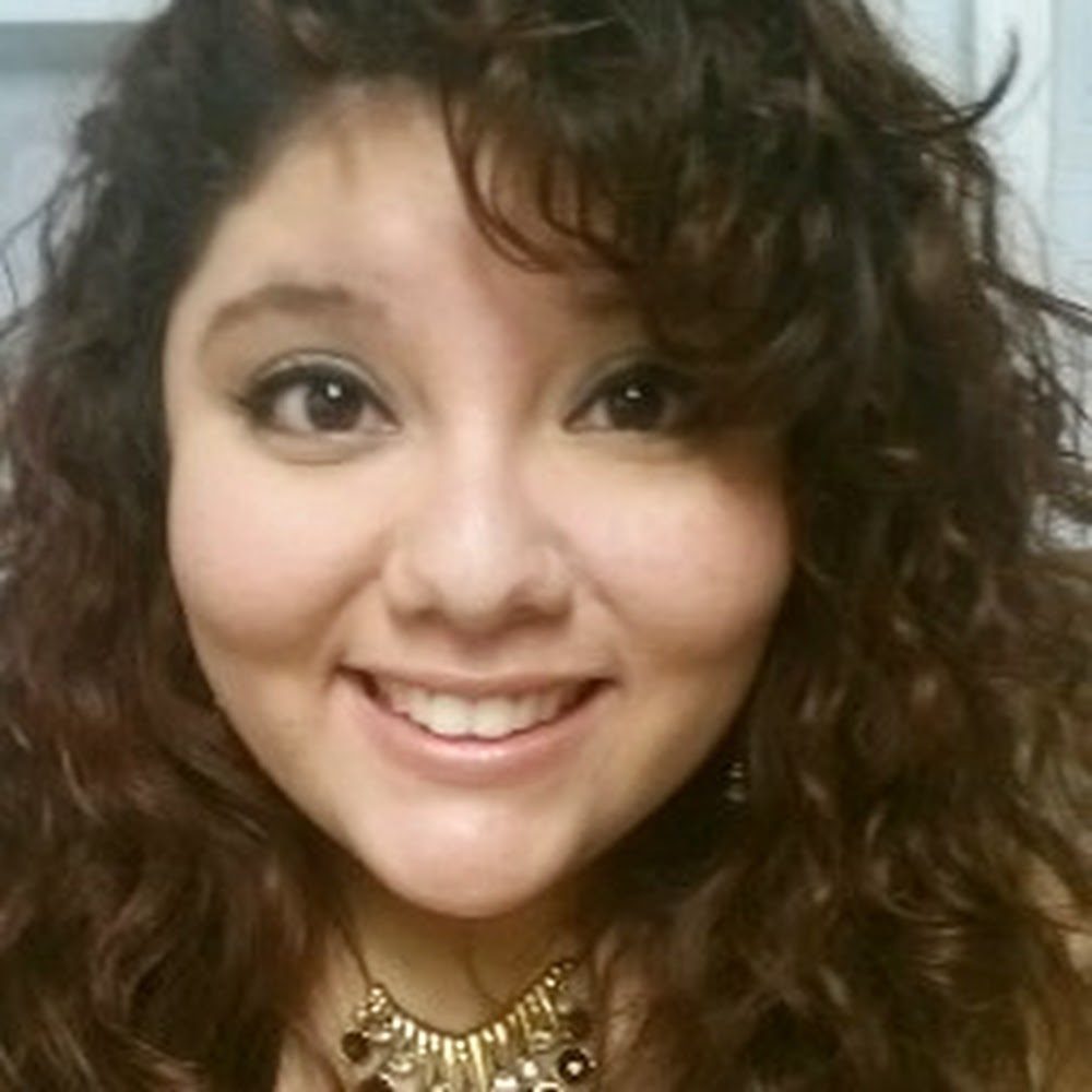 Meet your Posher, Mayra